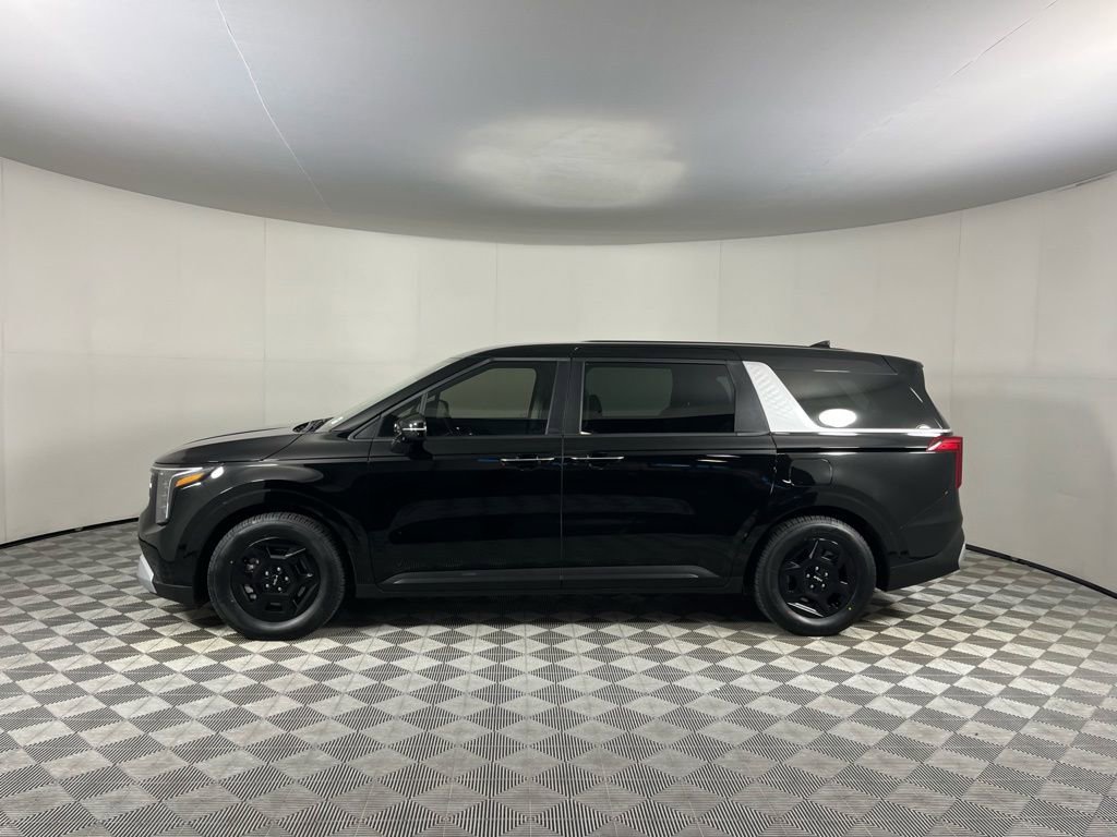 Used 2025 Kia Carnival image 8
