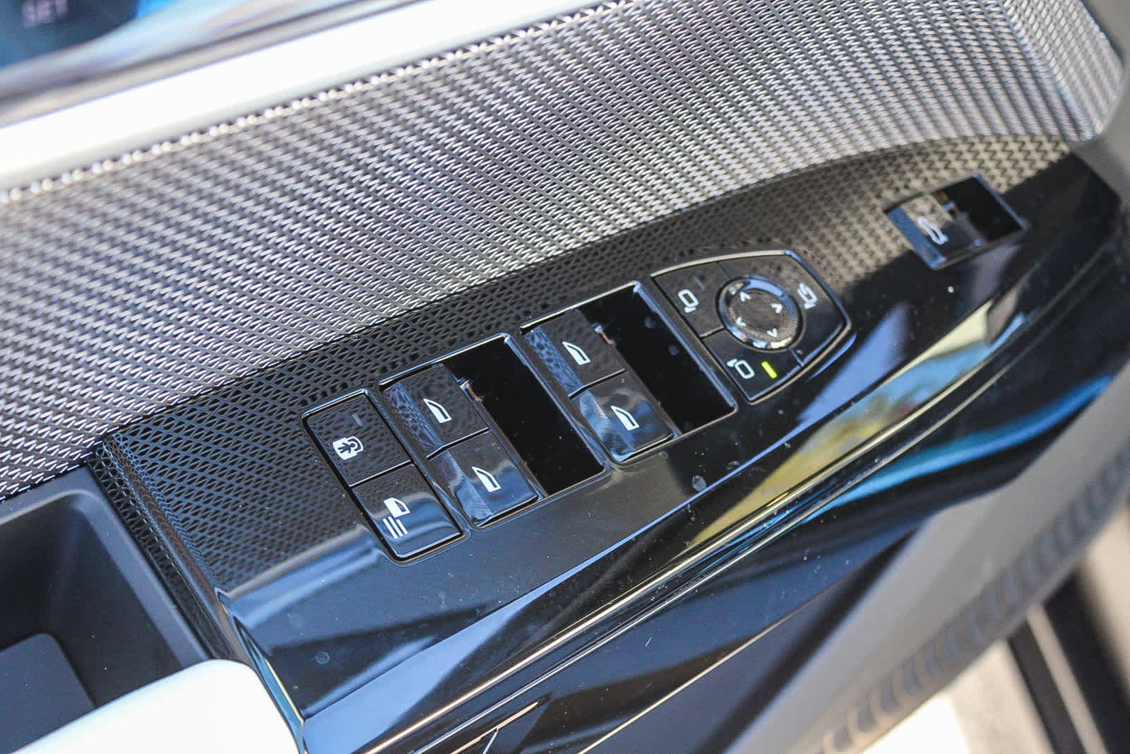 New 2026 BMW 740i image 29