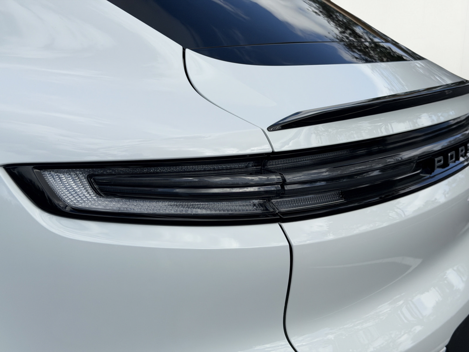 Certified 2025 Porsche Cayenne E-Hybrid Coupe AWD/4WD image 13