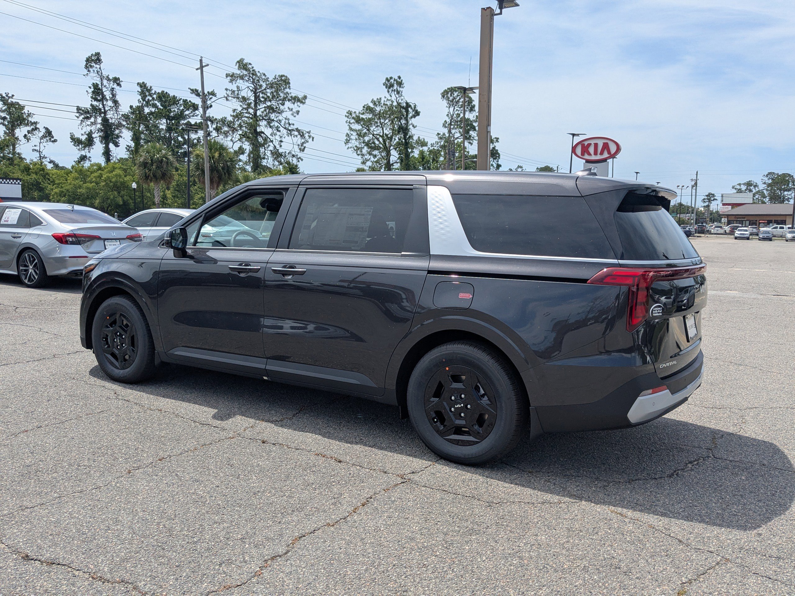 New 2026 Kia Carnival image 6