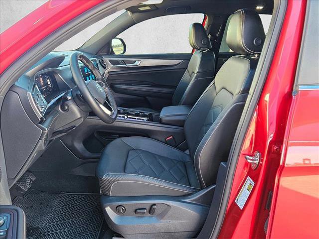 Used 2024 Volkswagen Atlas Cross Sport SE image 16