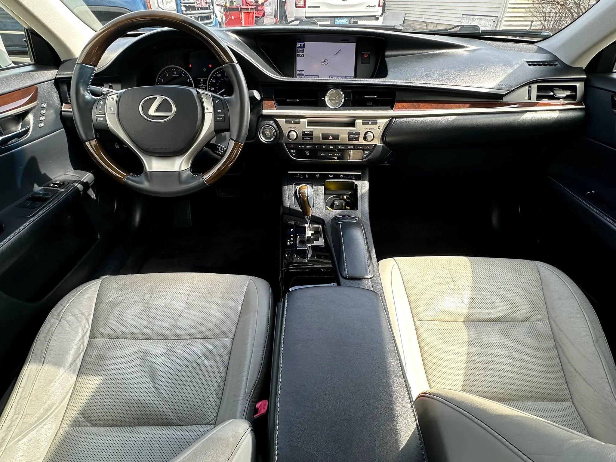 Used 2013 Lexus ES 350 w/ Luxury Pkg image 11