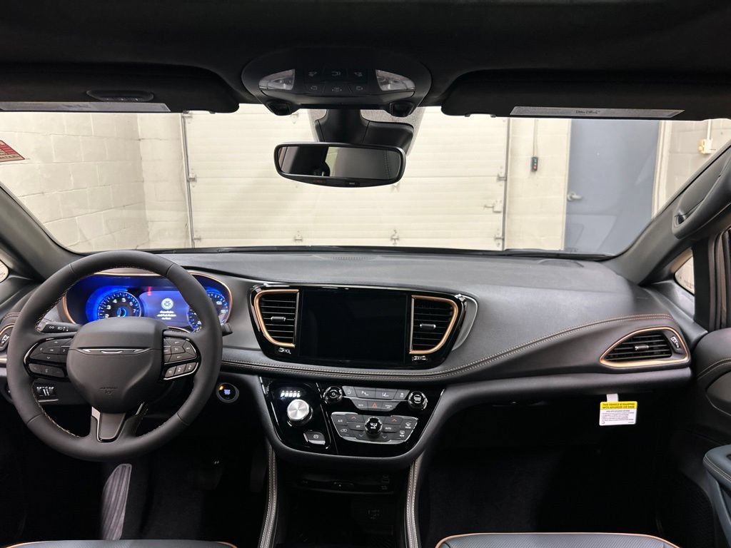 New 2027 Chrysler Pacifica Pinnacle AWD/4WD image 18
