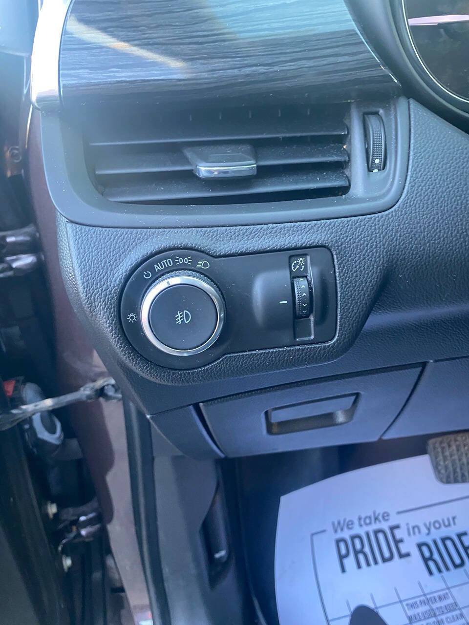 Used 2017 Buick Envision Essence AWD/4WD image 16