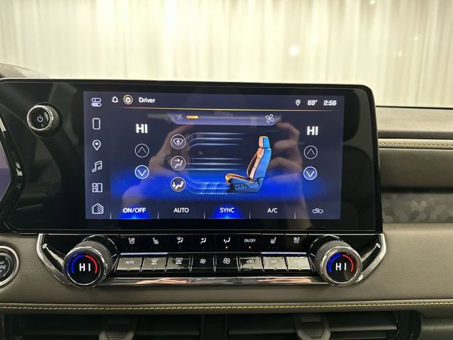 Used 2025 Chevrolet Colorado ZR2 w/ Technology Package image 21