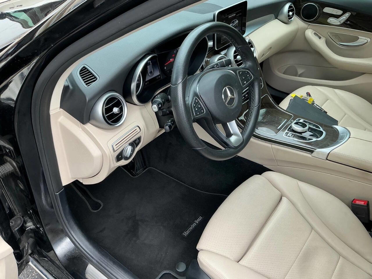 Used 2018 Mercedes-Benz C 300 Sedan image 23