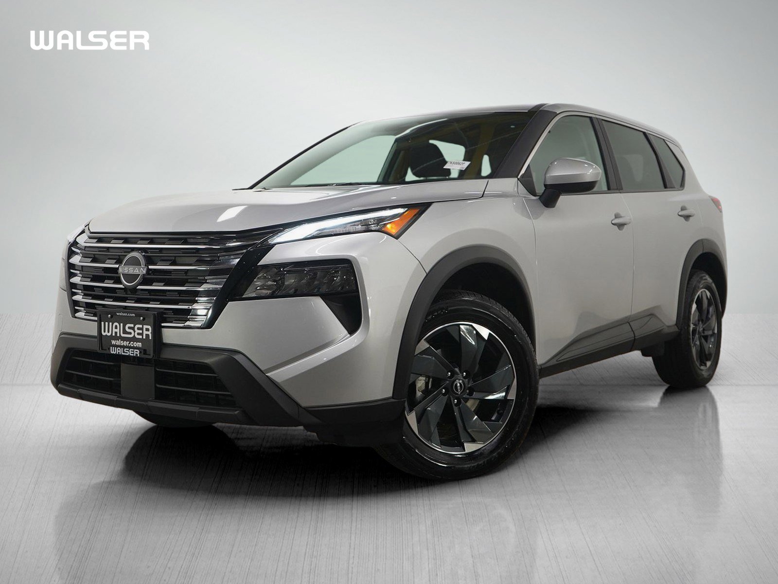 Used 2025 Nissan Rogue SV image 1