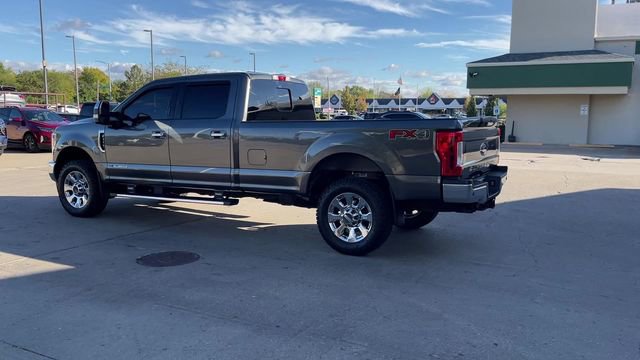 Used 2019 Ford F350 Lariat w/ Chrome Package image 6