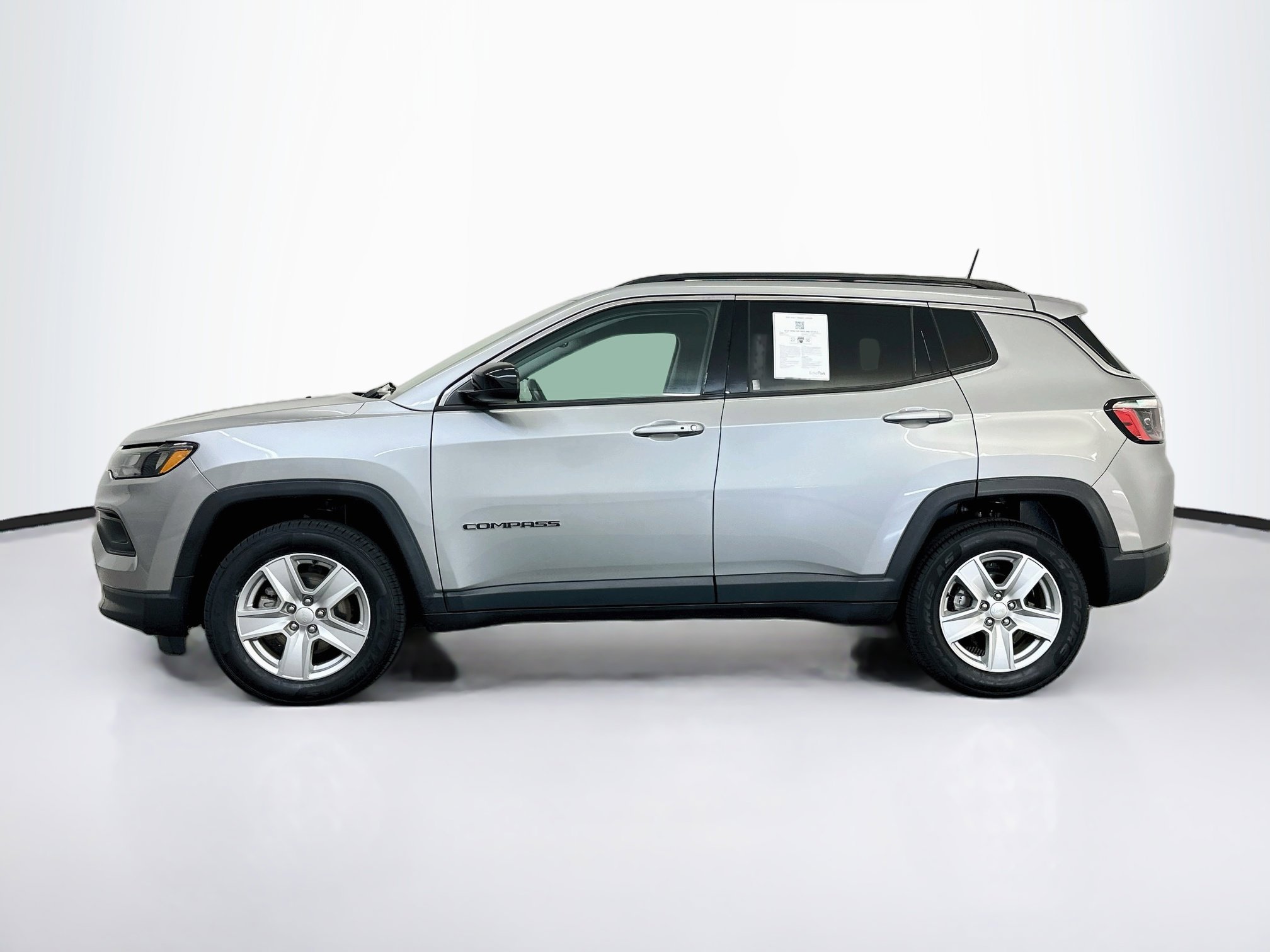 Used 2022 Jeep Compass Latitude w/ Convenience Group AWD/4WD image 4
