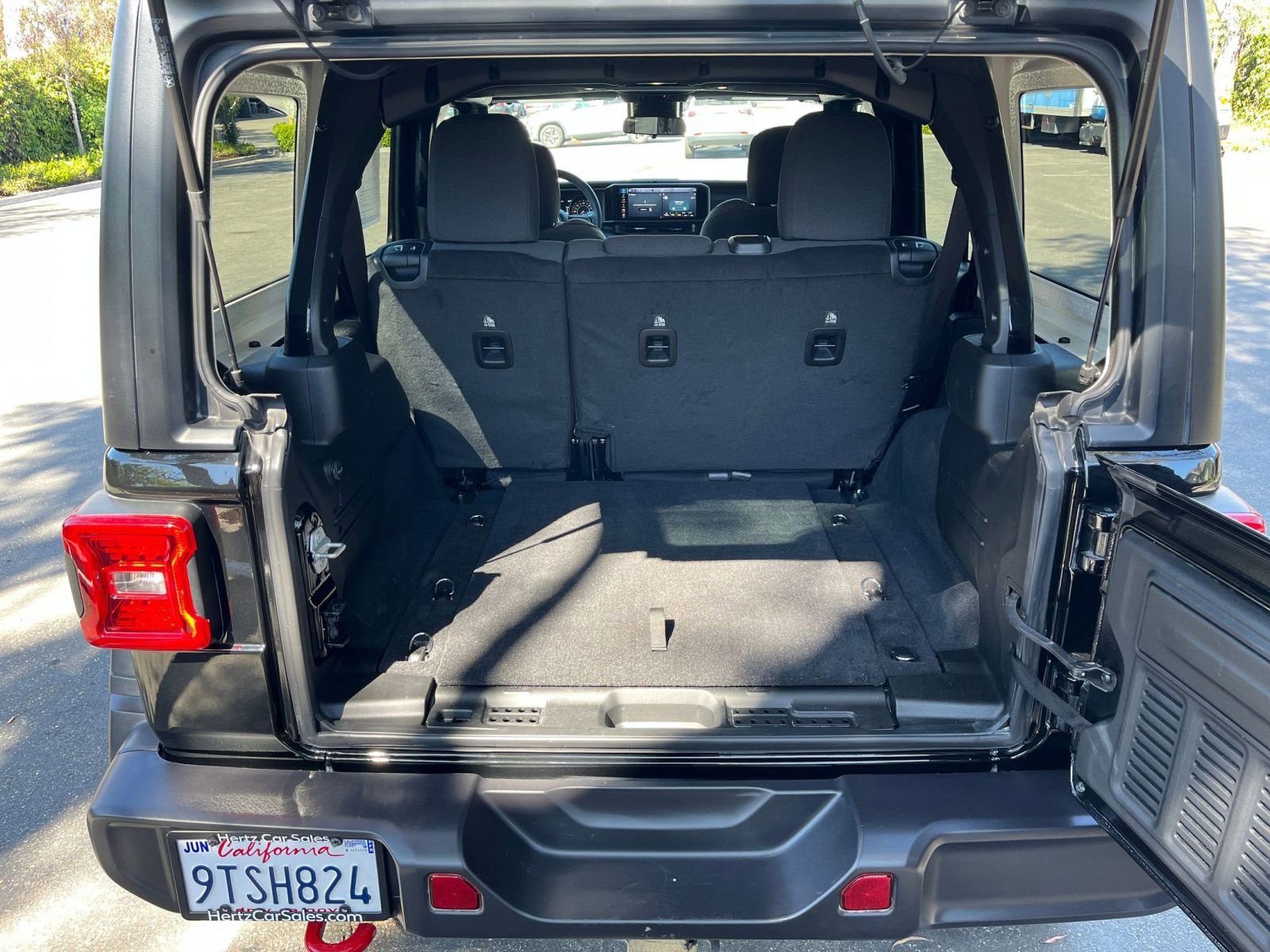 Used 2025 Jeep Wrangler Unlimited Rubicon image 30