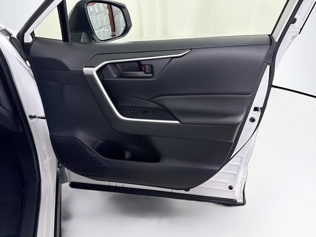 Used 2023 Toyota RAV4 LE image 24