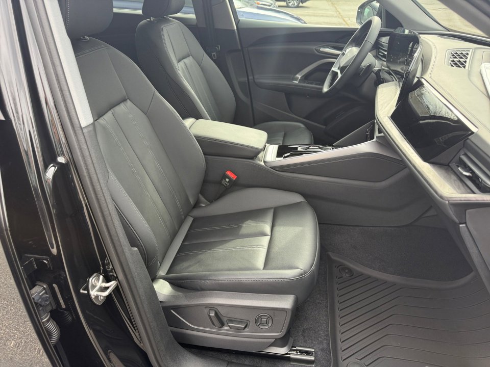 New 2025 Audi Q5 Premium image 28