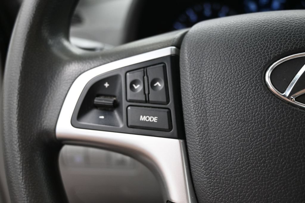 Used 2013 Hyundai Accent GLS w/ Premium Pkg FWD image 22