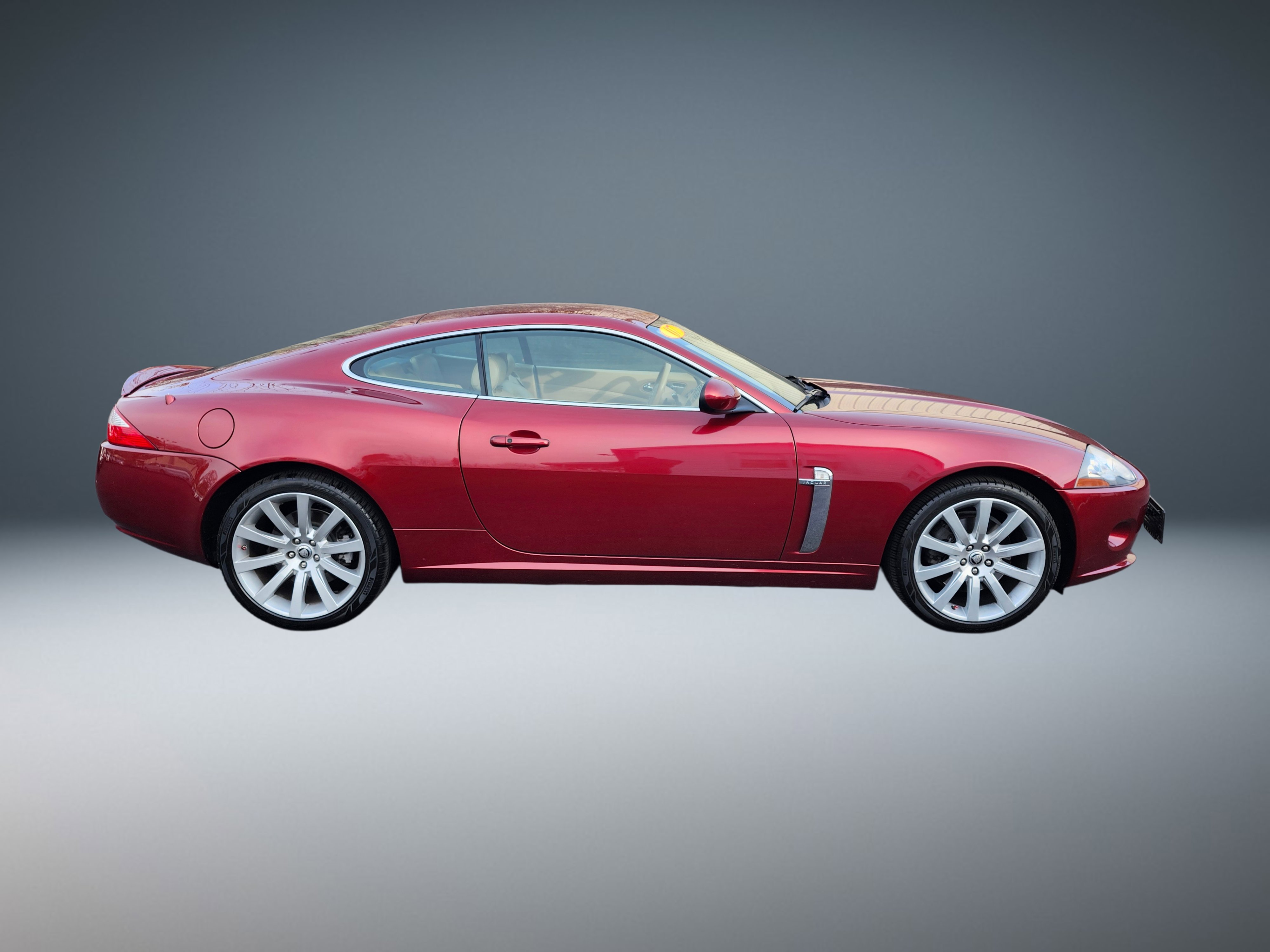 Used 2007 Jaguar XK Coupe RWD image 2