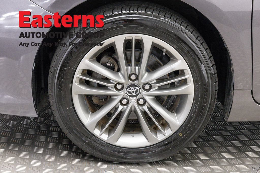 Used 2016 Toyota Camry SE FWD image 31