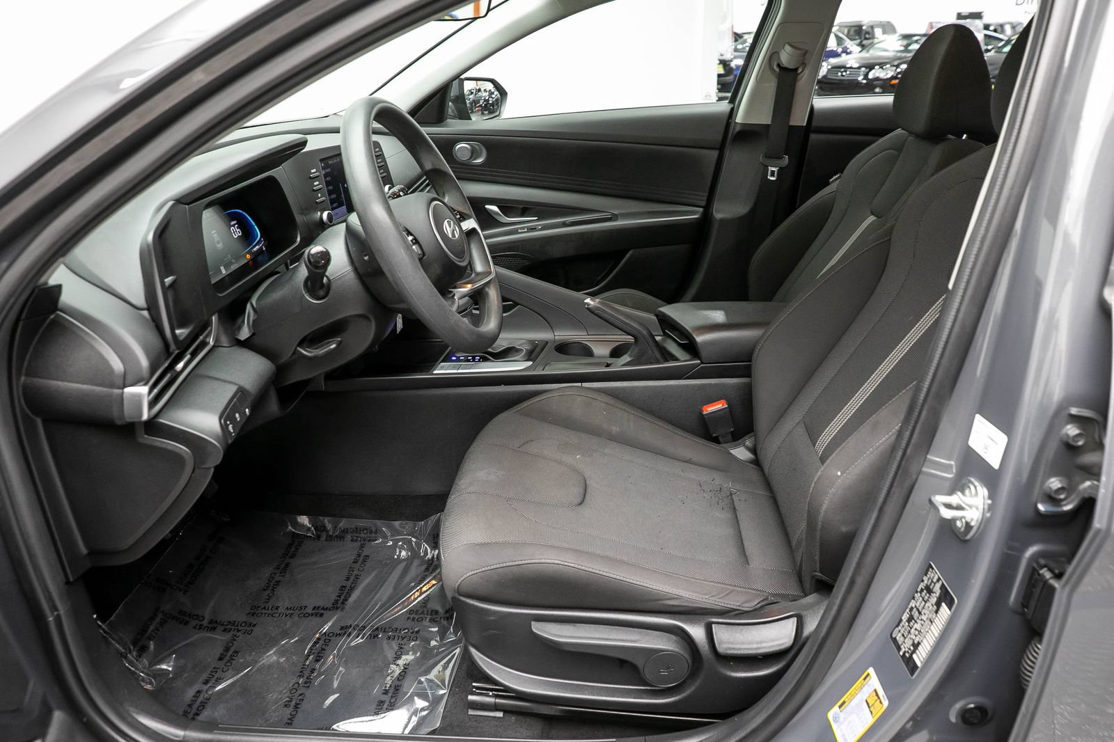 Used 2024 Hyundai Elantra SE FWD image 13