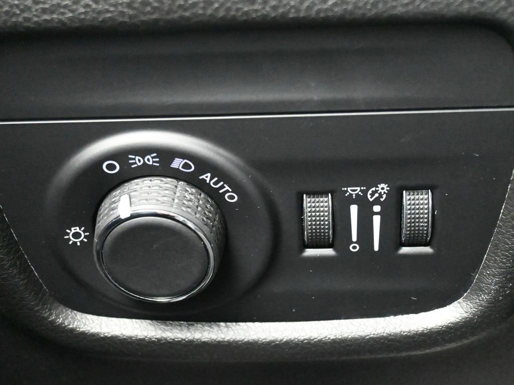 Used 2023 Jeep Grand Cherokee Altitude image 23