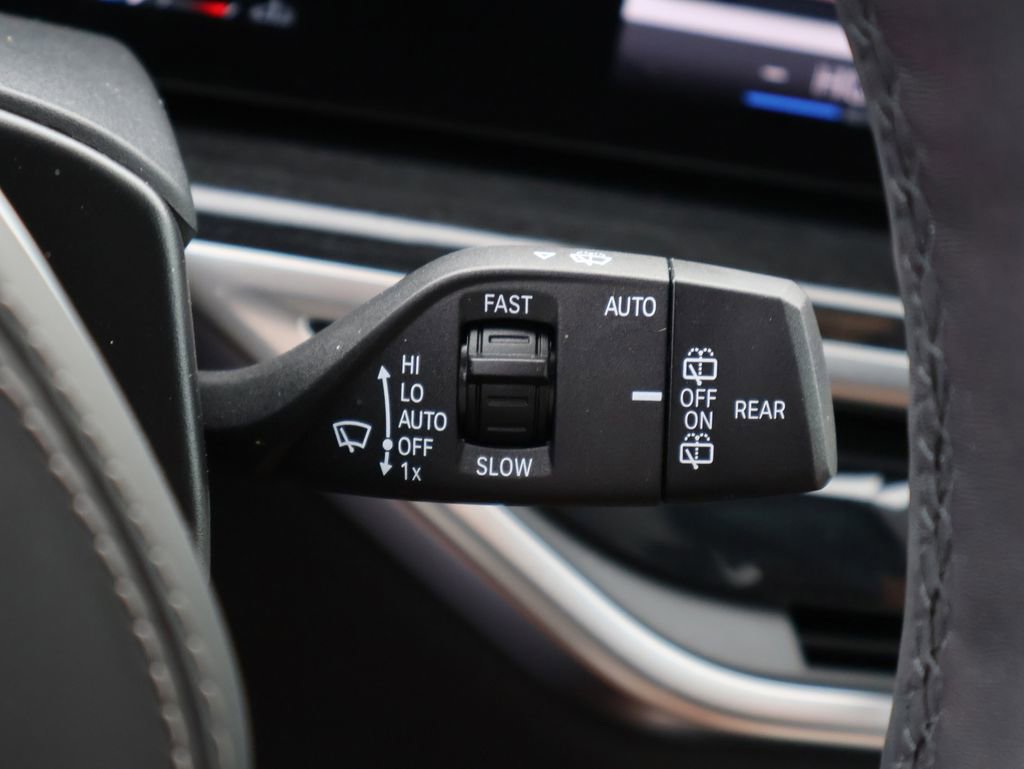 Certified 2024 BMW X5 xDrive40i w/ M Sport Package image 37