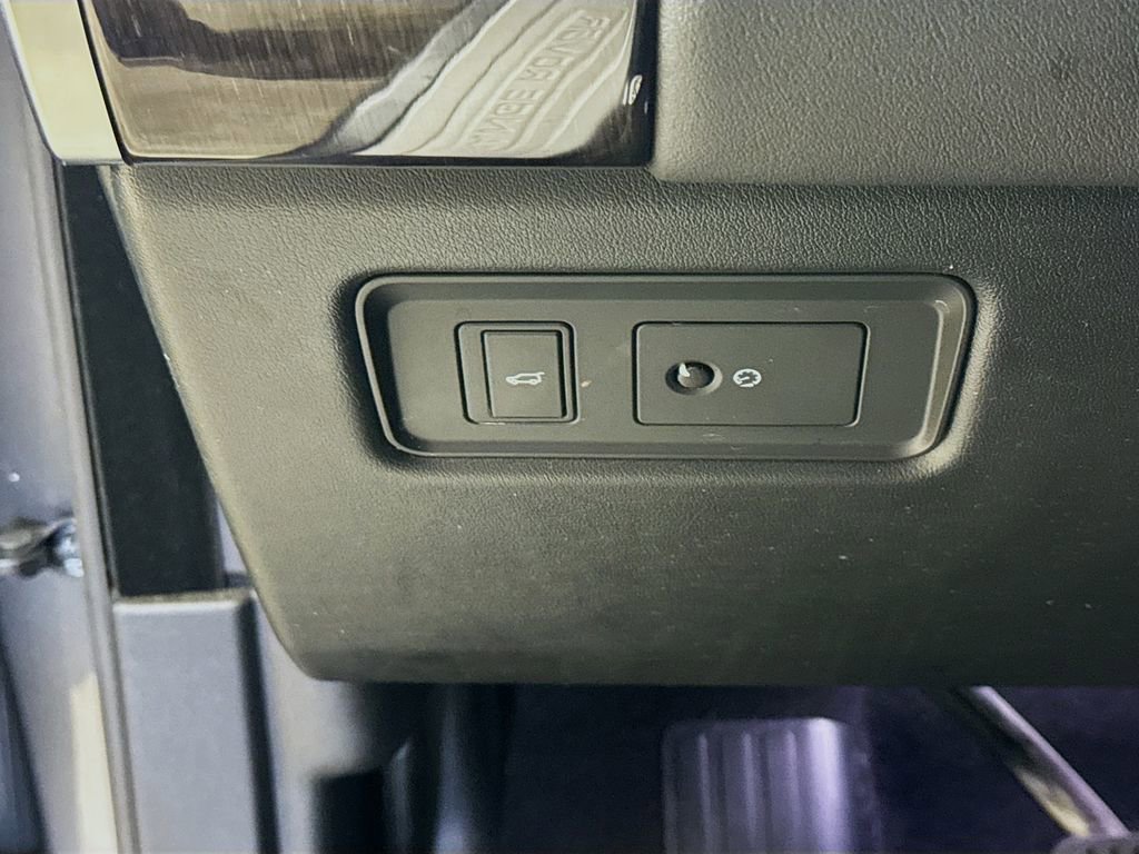 Used 2018 Land Rover Range Rover Sport HSE image 10