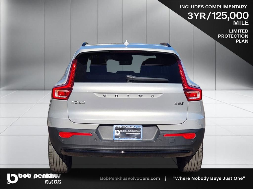 Used 2023 Volvo XC40 B5 Plus w/ Climate Package image 25
