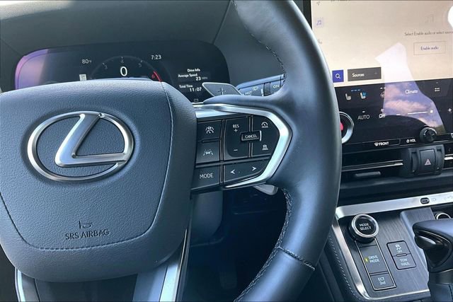 Used 2025 Lexus GX 550 w/ Accessory Package (2T) AWD/4WD image 8