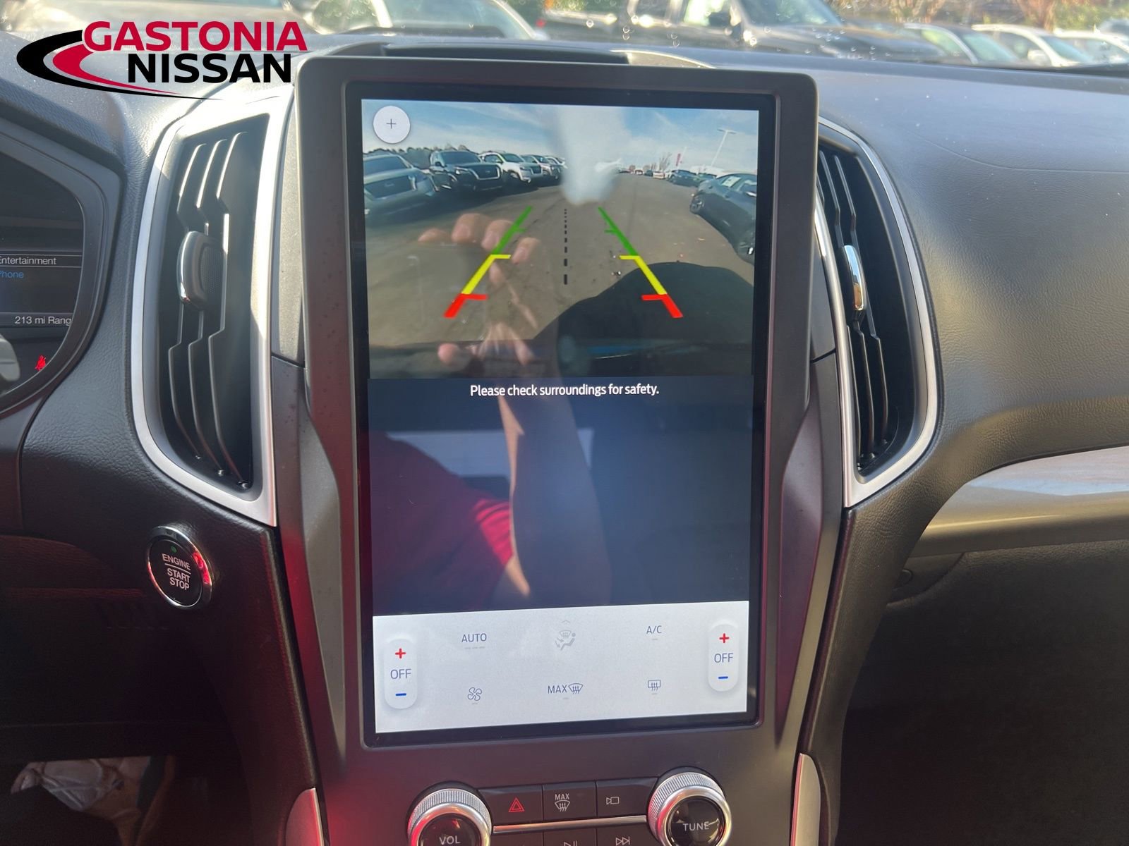 Used 2022 Ford Edge SE image 43