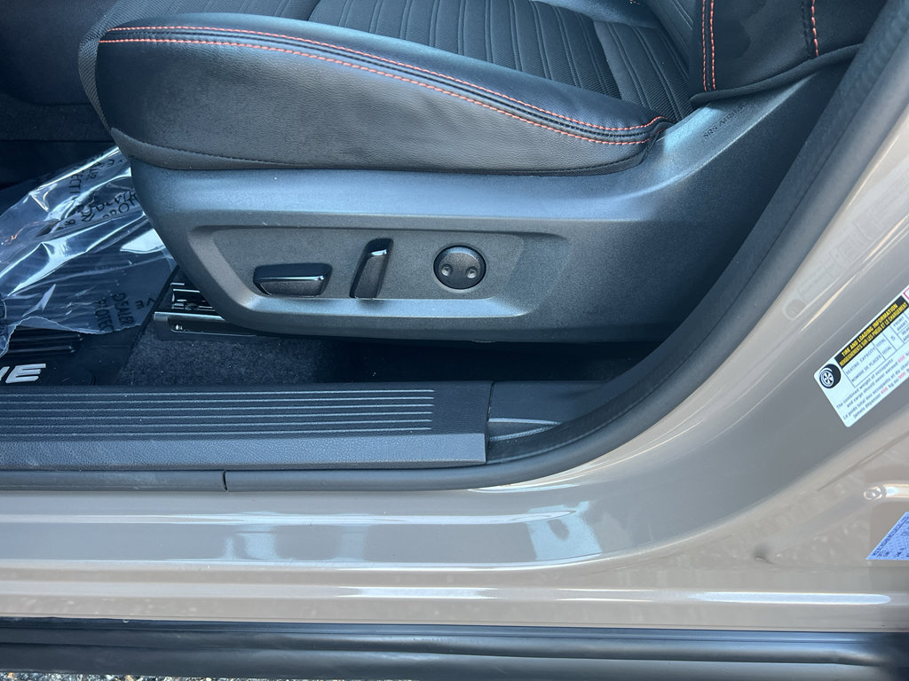 Used 2025 Nissan Rogue SV image 17