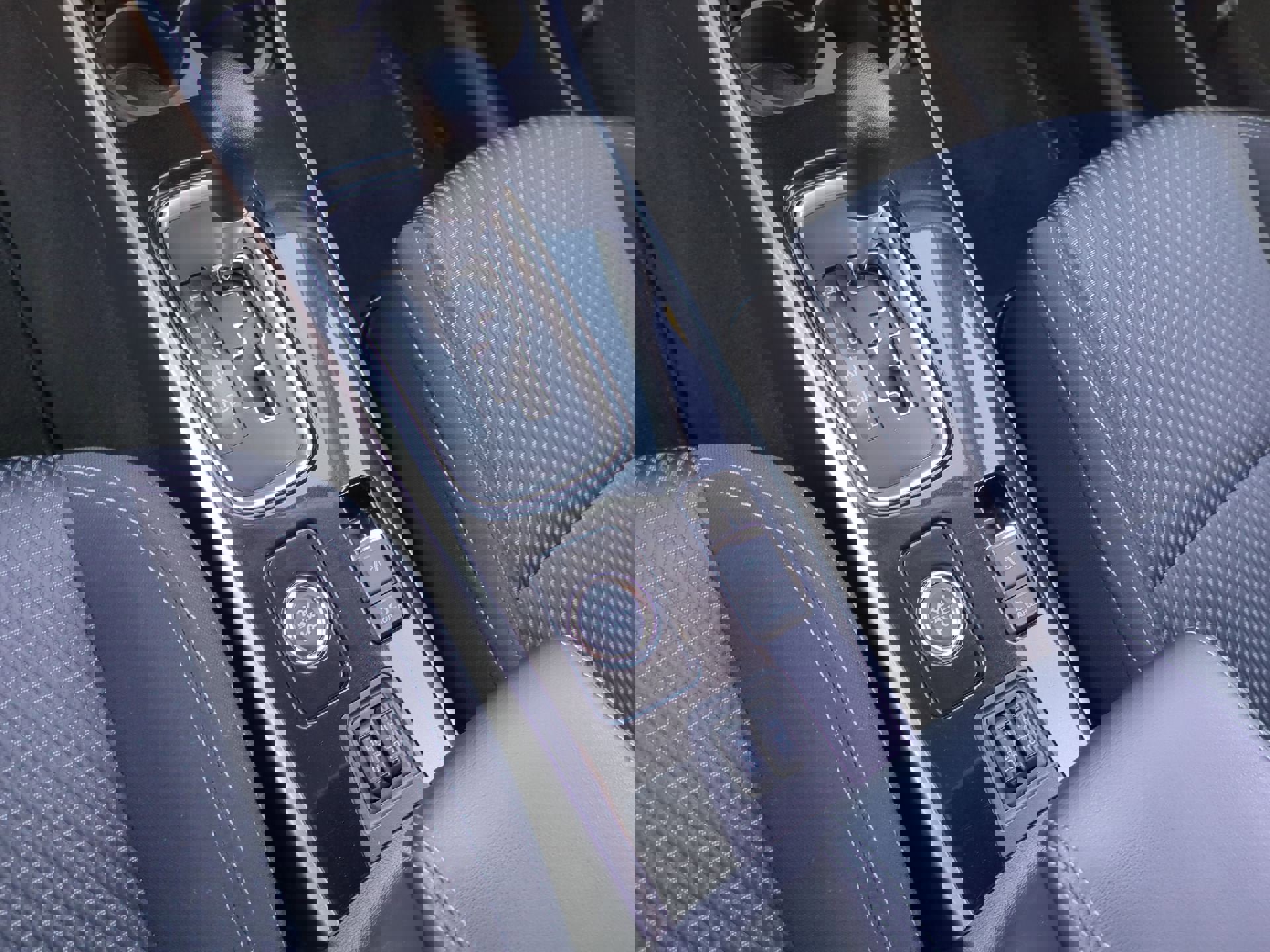 Used 2020 Mitsubishi Outlander ES image 15