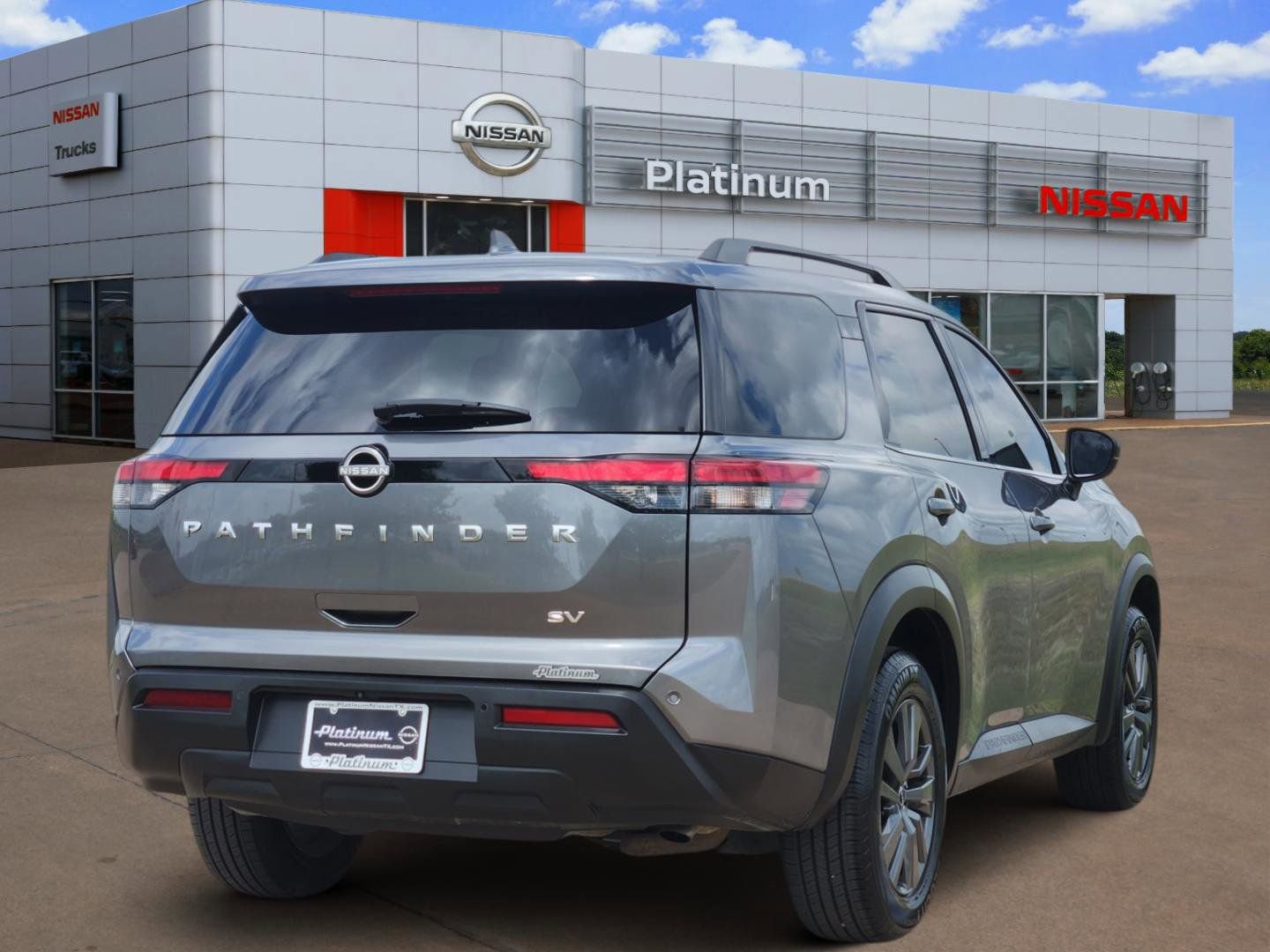 Used 2023 Nissan Pathfinder SV FWD image 4