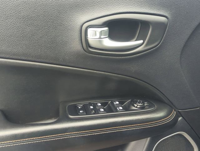 Used 2018 Jeep Compass Latitude image 13