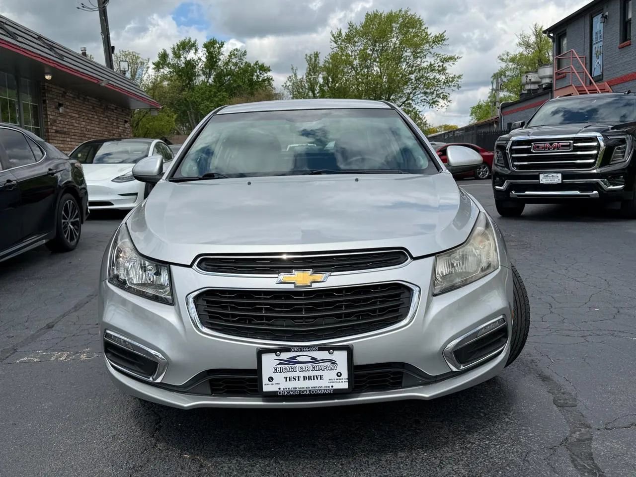 Used 2016 Chevrolet Cruze LT w/ Technology Package FWD image 3