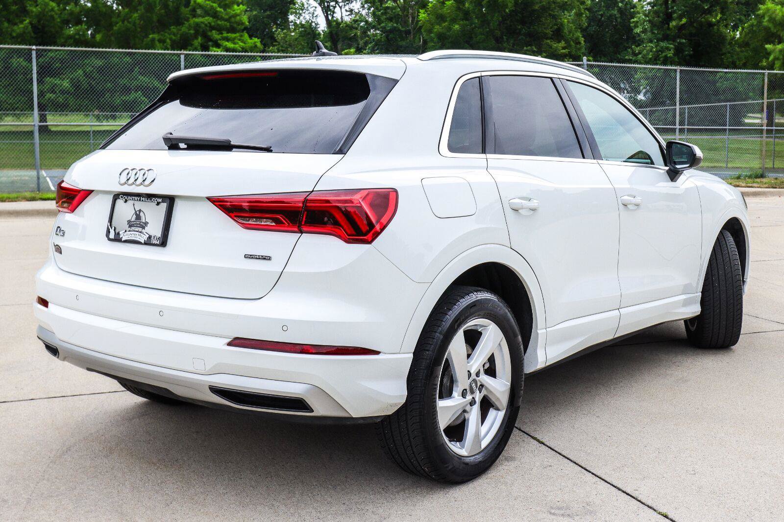 Used 2020 Audi Q3 2.0T Premium w/ Convenience Package AWD/4WD image 18