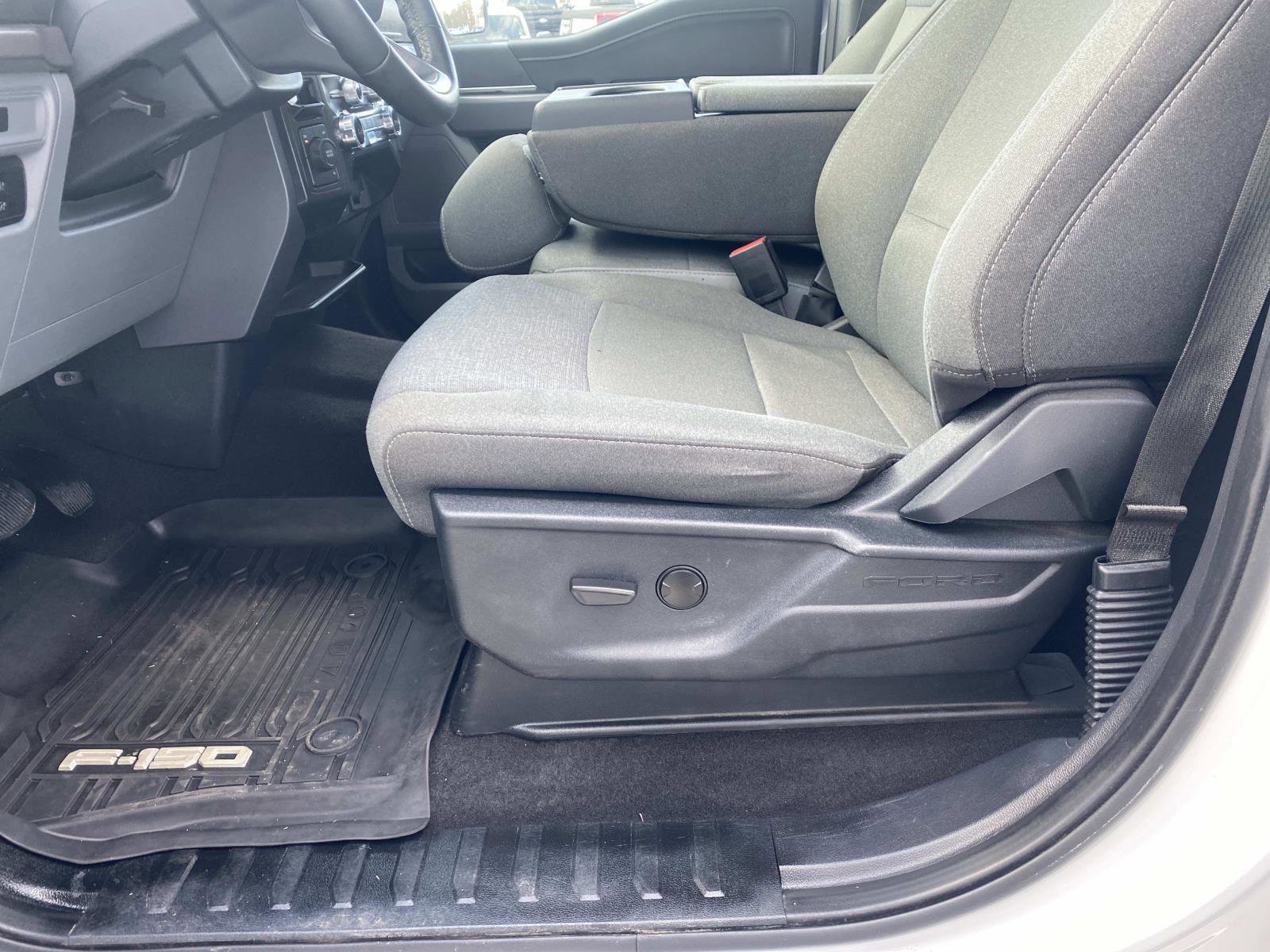 Used 2025 Ford F150 XLT w/ Equipment Group 301A Standard image 17