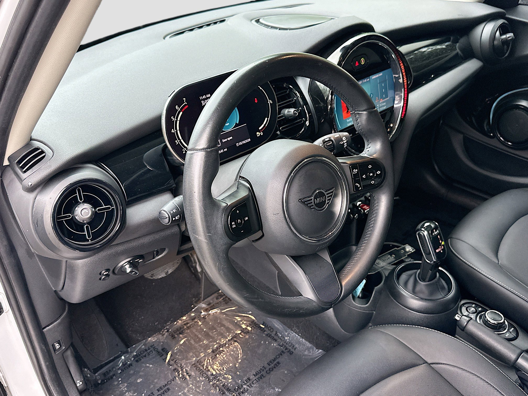 Used 2023 MINI Cooper 4-Door Hardtop FWD image 9