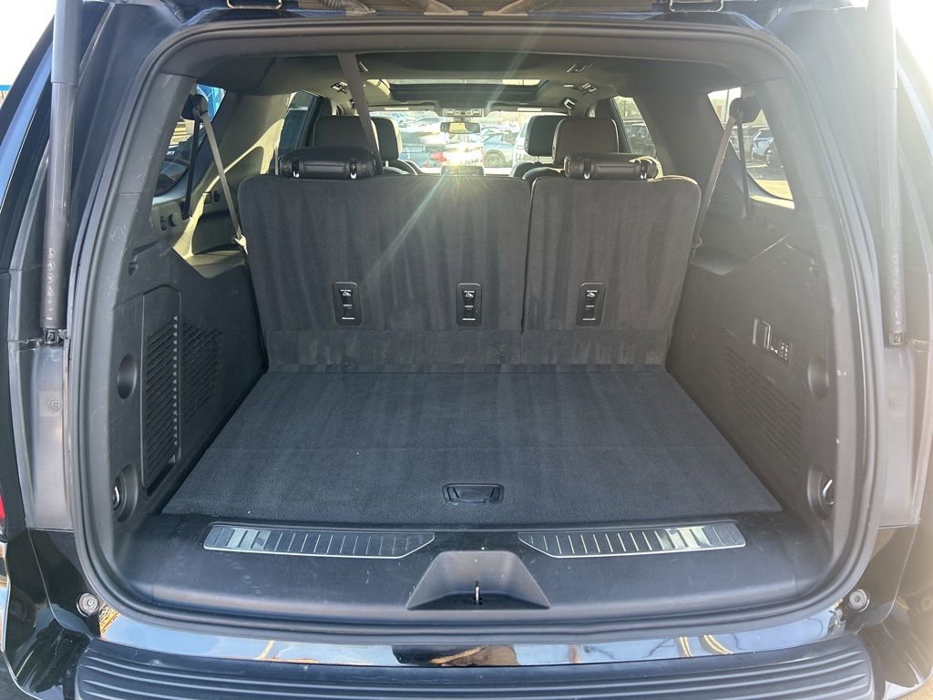 Used 2022 Chevrolet Suburban RST w/ Luxury Package image 44