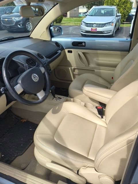 Used 2010 Volkswagen Beetle Coupe image 43