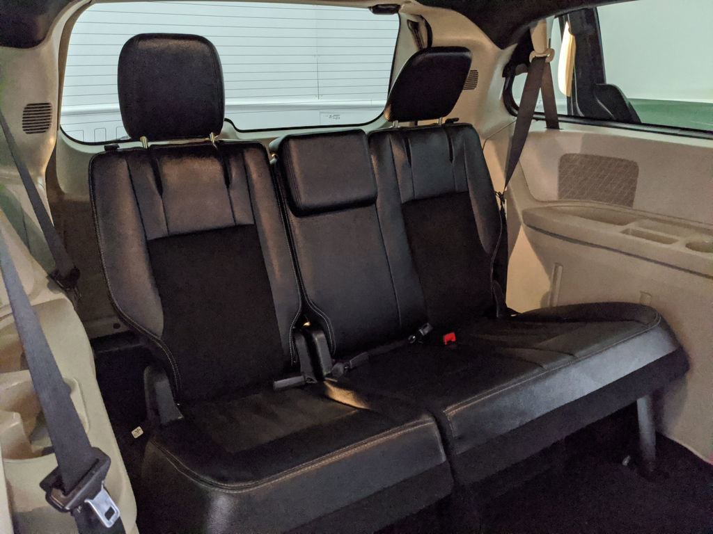 Used 2019 Dodge Grand Caravan SXT FWD image 21