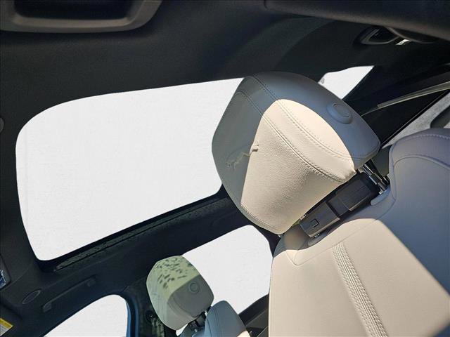 New 2025 Jaguar F-PACE R-Dynamic S image 28