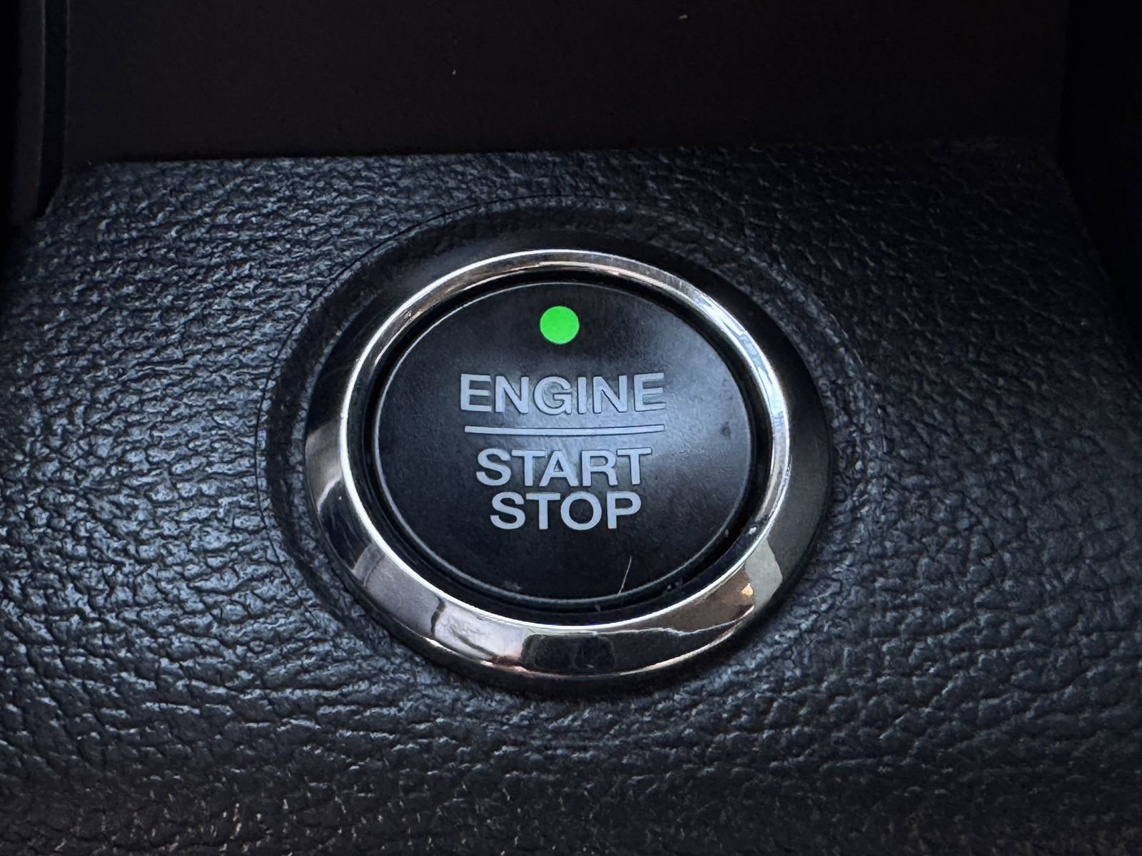 Used 2022 Ford F350 Lariat w/ Black Appearance Package image 23