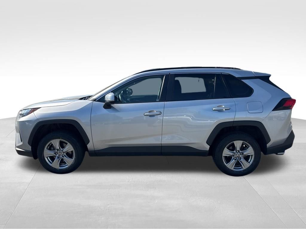 Used 2024 Toyota RAV4 XLE FWD video 2