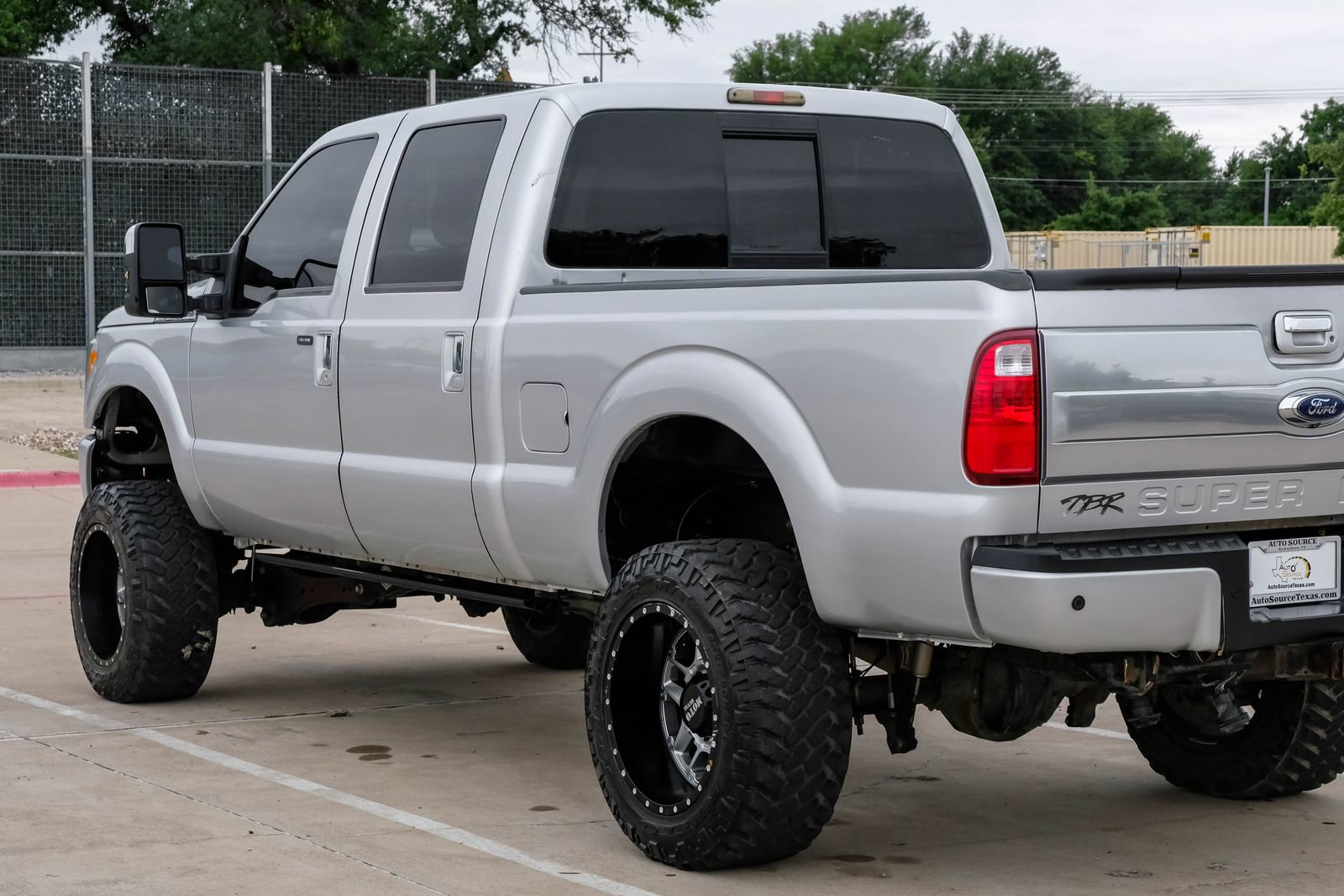 Used 2016 Ford F250 Platinum w/ FX4 Off-Road Package AWD/4WD image 12