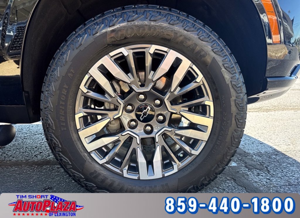 Used 2025 Chevrolet Tahoe Z71 w/ Comfort Package AWD/4WD image 33