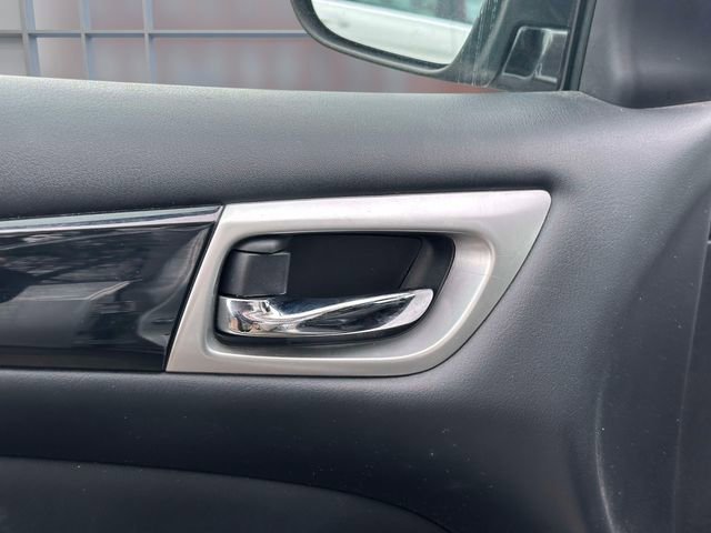 Used 2019 Nissan Pathfinder S image 13