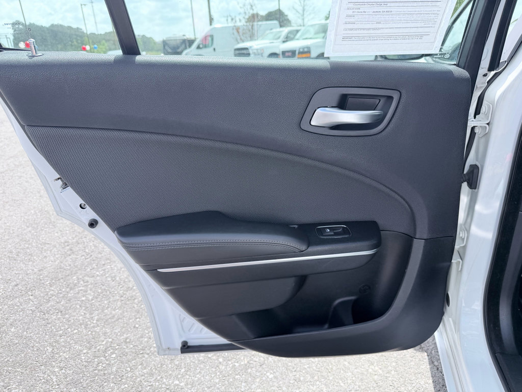 Used 2017 Dodge Charger SE w/ Popular Equipment Group image 25