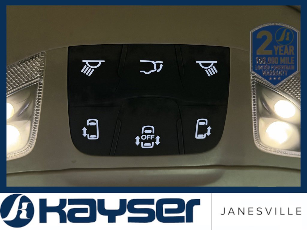 Used 2022 Chrysler Pacifica Touring-L w/ Uconnect Theater Family Group image 33