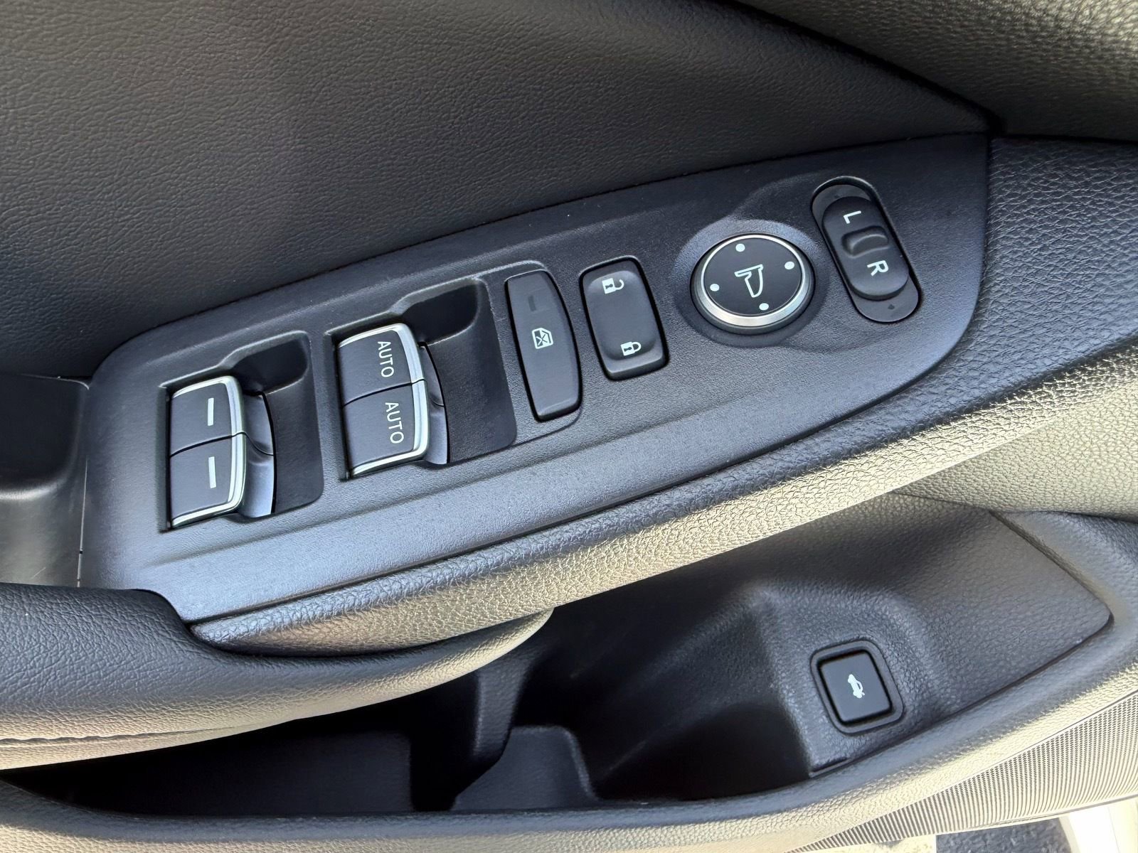 Used 2022 Honda Accord Sport image 24