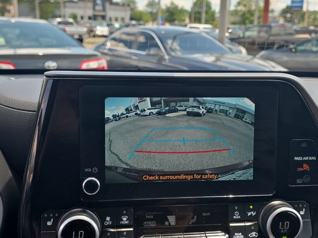 Certified 2025 Toyota Highlander XLE AWD/4WD image 22