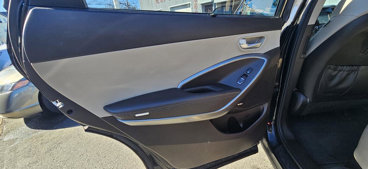 Used 2018 Hyundai Santa Fe SE Ultimate 3.3L Auto AWD image 16