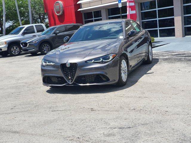 New 2024 Alfa Romeo Giulia Sprint RWD image 3
