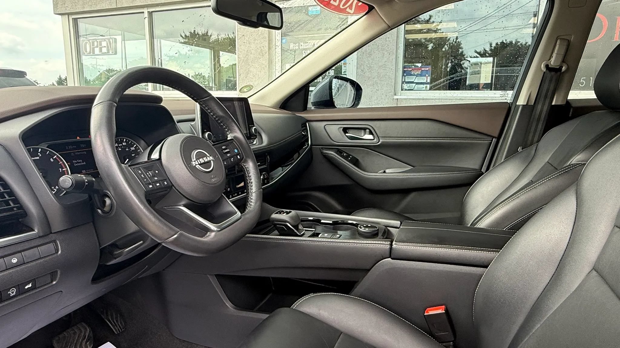 Used 2023 Nissan Rogue SL AWD/4WD image 10